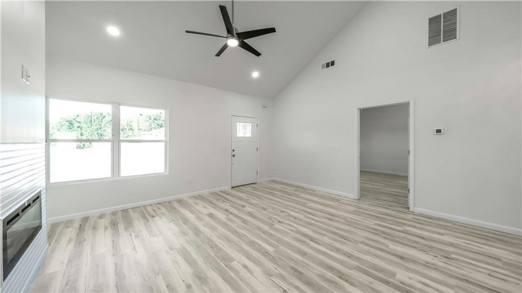 Spacious, unfurnished interior of a new home in , Carrollton (Image 27).