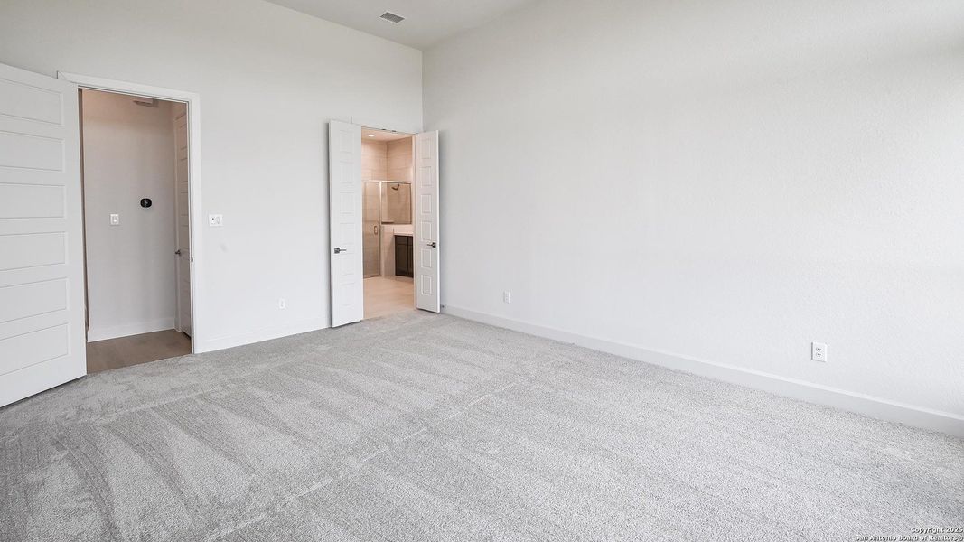 Spacious, unfurnished interior of a new home in Johnson Ranch 70', Bulverde (Image 18). Spacious, unfurnished interior of a new home in Johnson Ranch 70', Bulverde (Image 18).