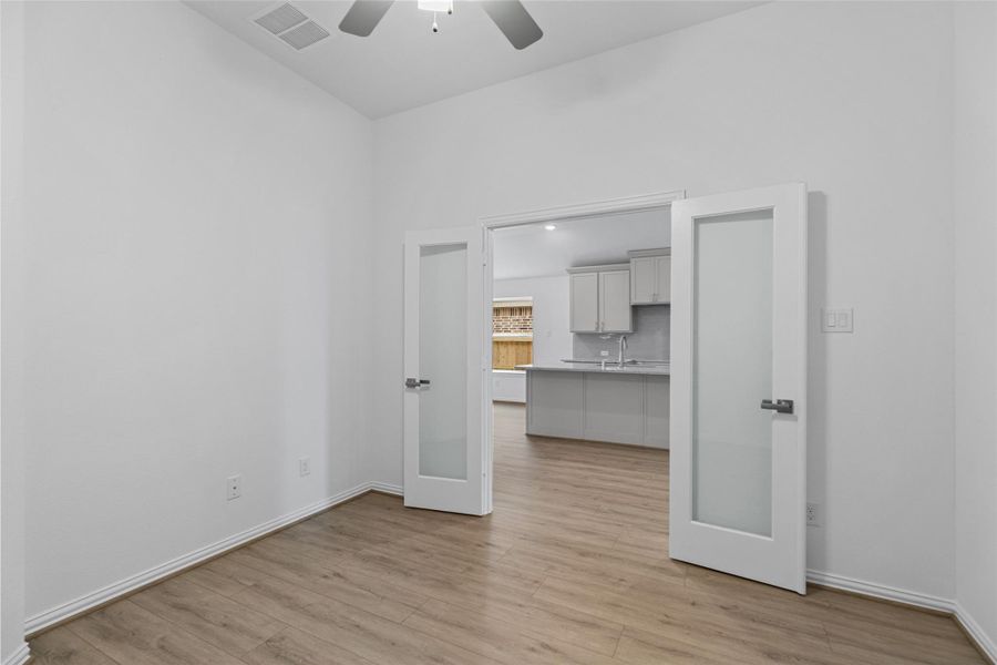 Spacious, unfurnished interior of a new home in Aldeana, Bonney (Image 20).