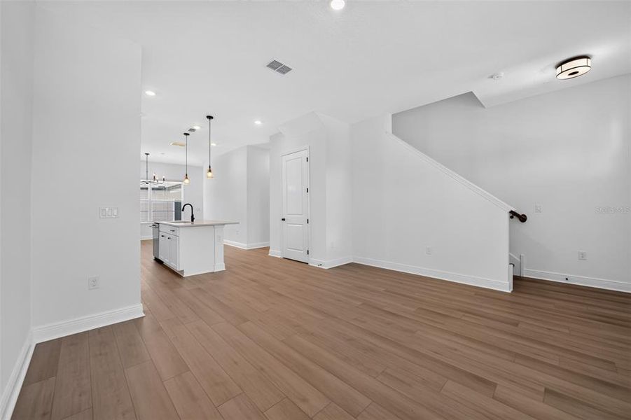 Spacious, unfurnished interior of a new home in Lake Cawood Cove, Windermere (Image 13). Spacious, unfurnished interior of a new home in Lake Cawood Cove, Windermere (Image 13).