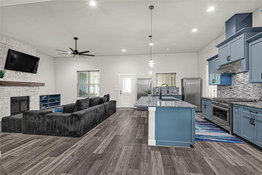 Furnished interior view inside a new home in , Alvin (Image 16).
