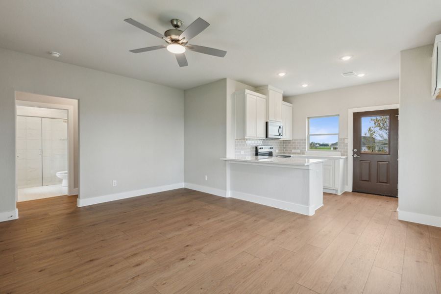 Representative unfurnished interior of a home built from the Casita by Centre Living Homes in Ellis Ranch Estates, Waxahachie (Image 7).