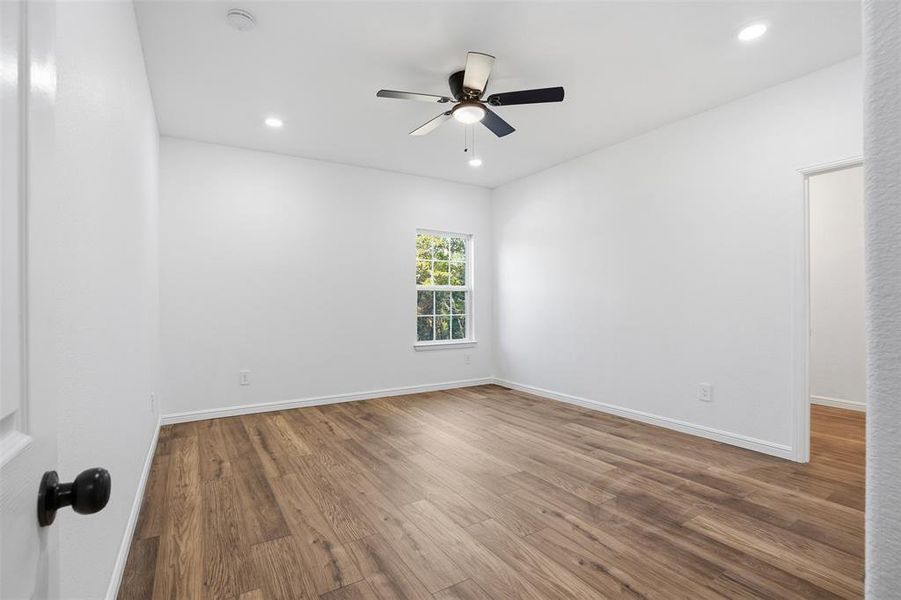 Spacious, unfurnished interior of a new home in , Granbury (Image 13).