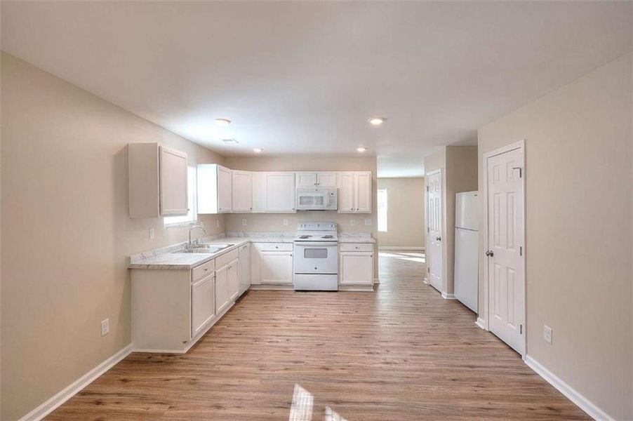Spacious, unfurnished interior of a new home in , Monroe (Image 12).