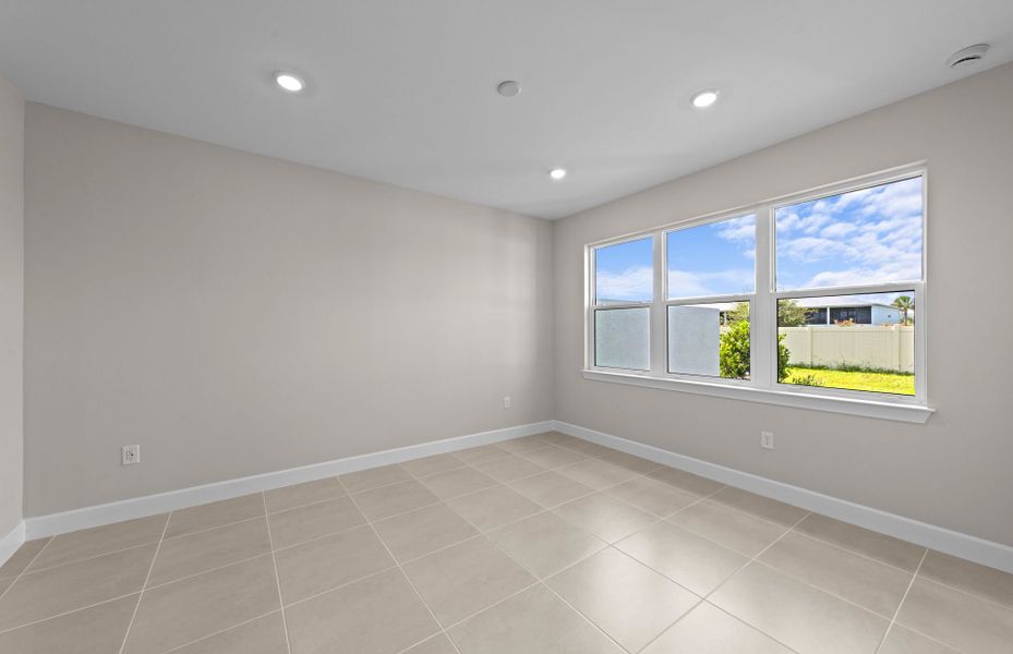 Spacious, unfurnished interior of a new home in Legacy Groves, Nokomis (Image 14).