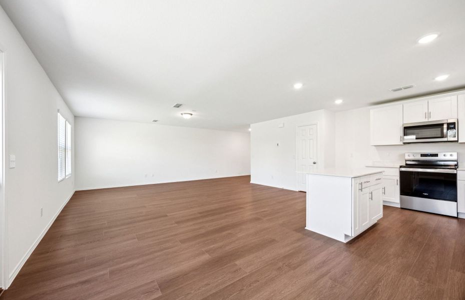 Representative unfurnished interior of a home built from the Monroe by Centex in Arboretum Estates, Terrell (Image 19).