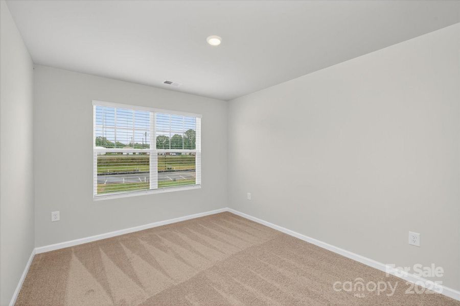 Spacious, unfurnished interior of a new home in Rhyne Court, Gastonia (Image 25).