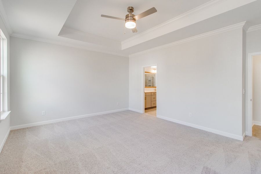 Spacious, unfurnished interior of a new home in Pebble Branch, Chapin (Image 27).