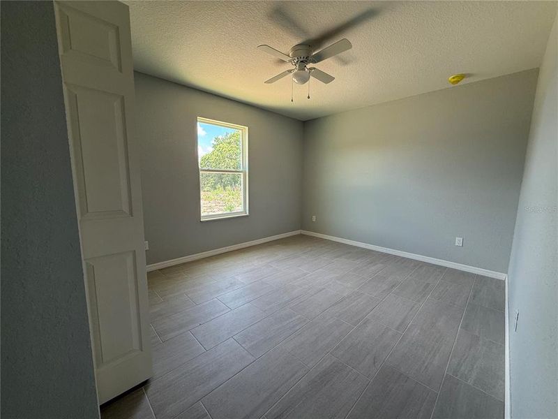 Spacious, unfurnished interior of a new home in , Dunnellon (Image 8).