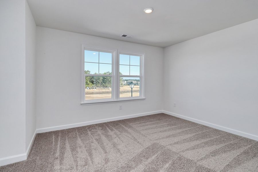 Spacious, unfurnished interior of a new home in Arcadia, Myrtle Beach (Image 35).