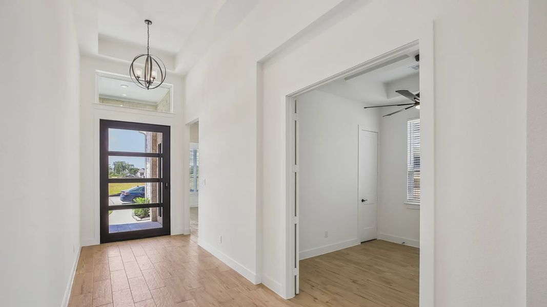 Spacious, unfurnished interior of a new home in Riceland 60',65',70', Mont Belvieu (Image 20).