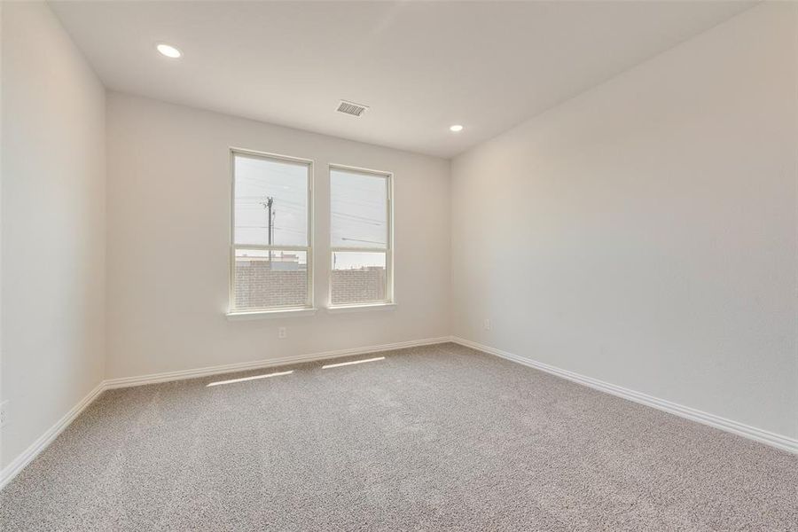 Spacious, unfurnished interior of a new home in Walden Pond, Forney (Image 19).