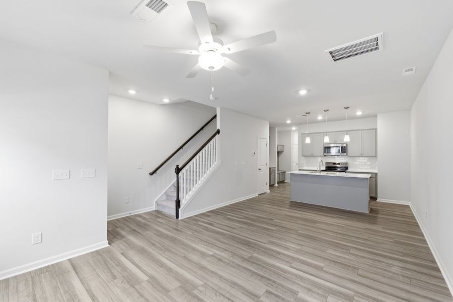 Spacious, unfurnished interior of a new home in Lakeview Village, Charlotte (Image 16).