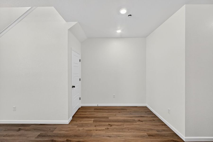 Spacious, unfurnished interior of a new home in Trailstone, Arvada (Image 19).