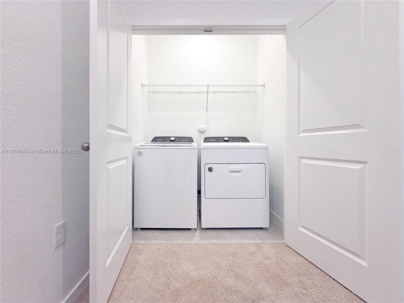 Spacious, unfurnished interior of a new home in , Pompano Beach (Image 25).