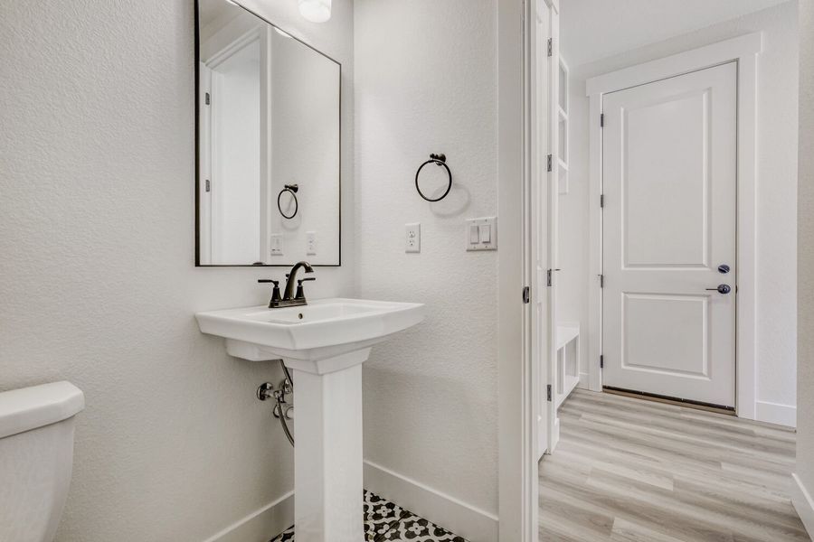8734 San Diego - Powder Bathroom