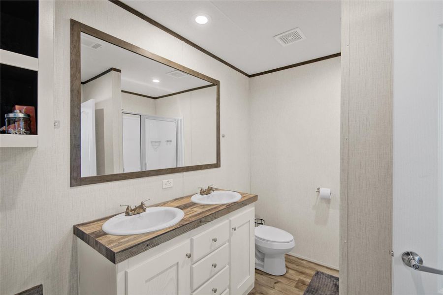 Furnished interior view inside a new home in , Brazoria (Image 13).