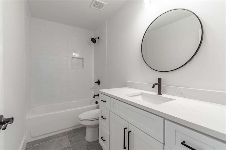 Furnished interior view inside a new home in , Gainesville (Image 16).