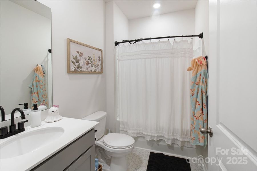 2nd full bathroom 2nd full bathroom