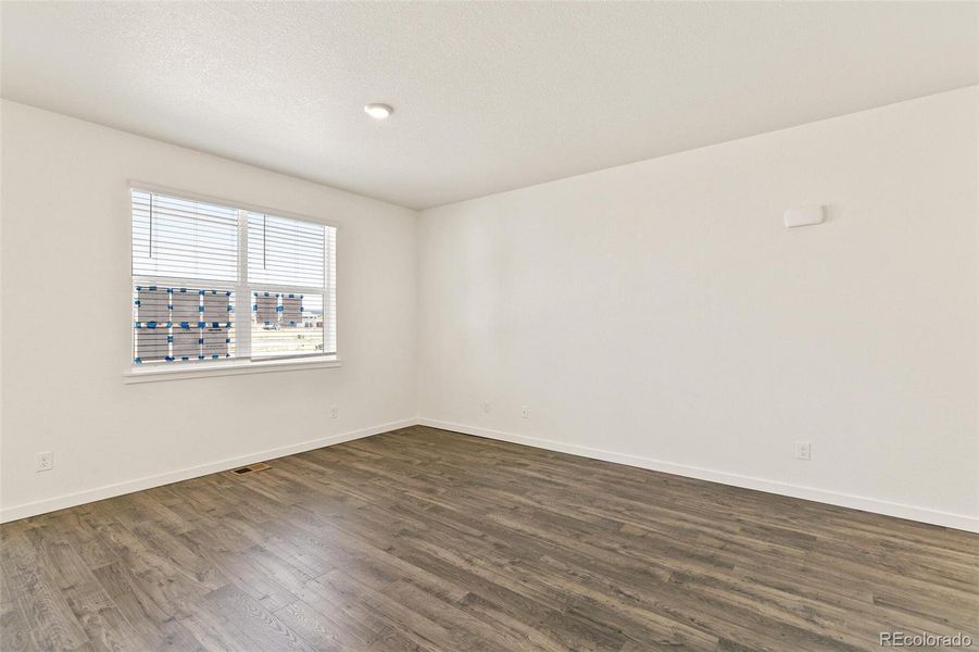 Spacious, unfurnished interior of a new home in The Ridge at Lorson Ranch, Colorado Springs (Image 15).