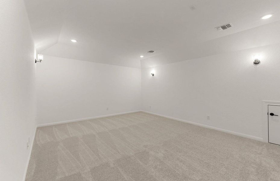 Spacious, unfurnished interior of a new home in Crescent Bluff, Georgetown (Image 27). Spacious, unfurnished interior of a new home in Crescent Bluff, Georgetown (Image 27).