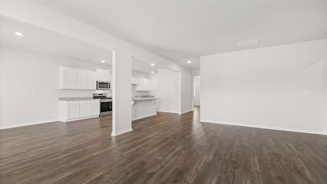 Spacious, unfurnished interior of a new home in The Abbey at Trolley Run Station, Aiken (Image 23).