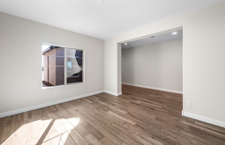 Spacious, unfurnished interior of a new home in Parkside at Anthem at Merrill Ranch, Florence (Image 17).