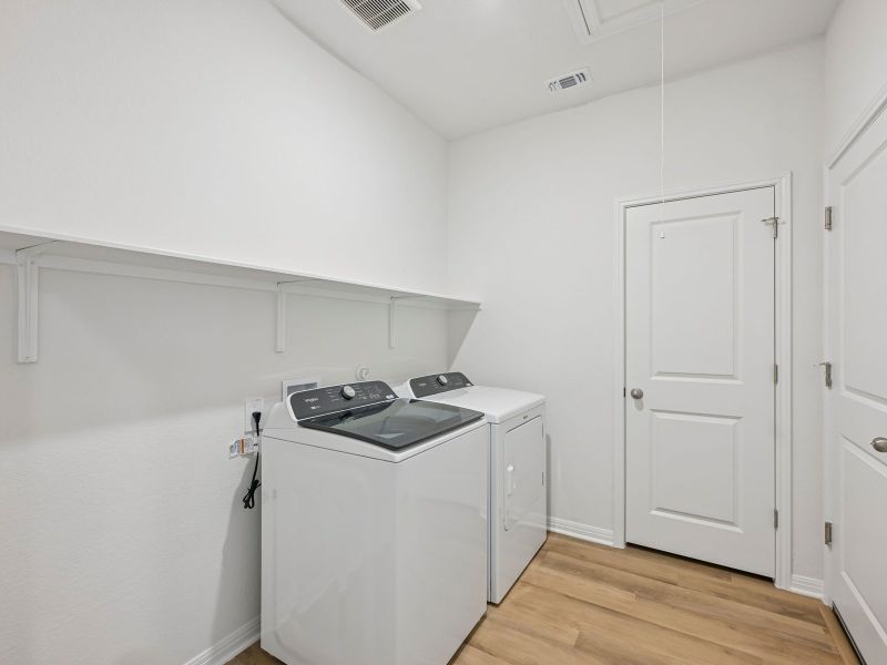 Close-up of interior finishes inside a home in Creekfall, Burnet (Image 9).