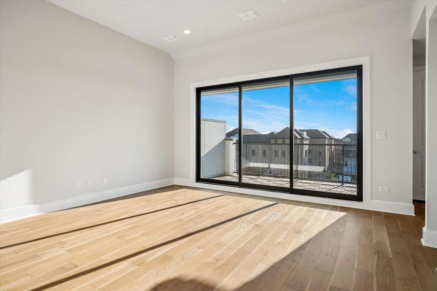 Spacious, unfurnished interior of a new home in , Addison (Image 16).