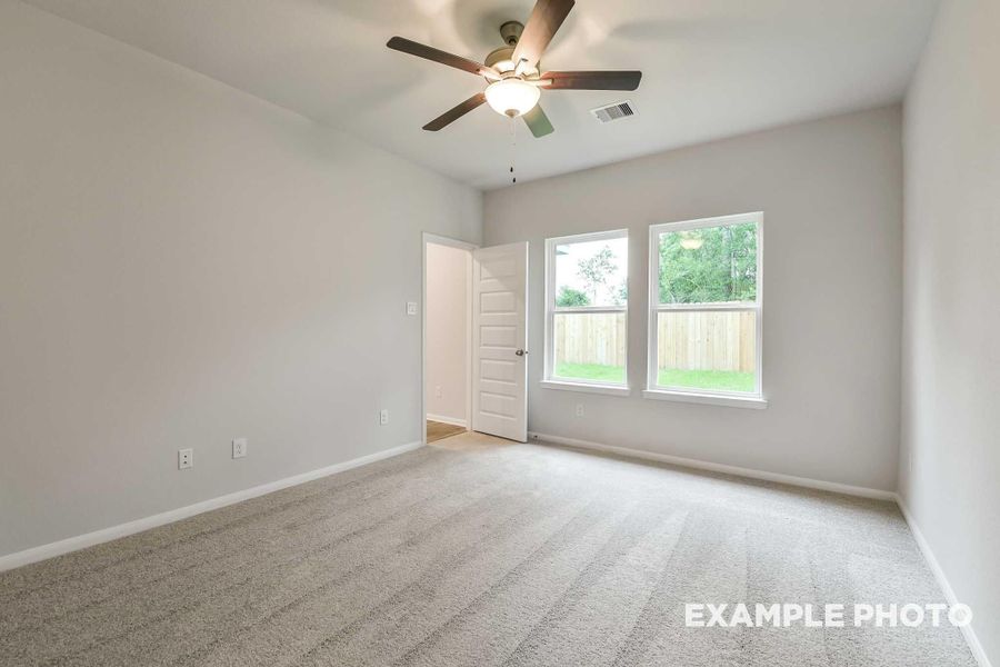 Spacious, unfurnished interior of a new home in Caney Creek Place, Conroe (Image 22).
