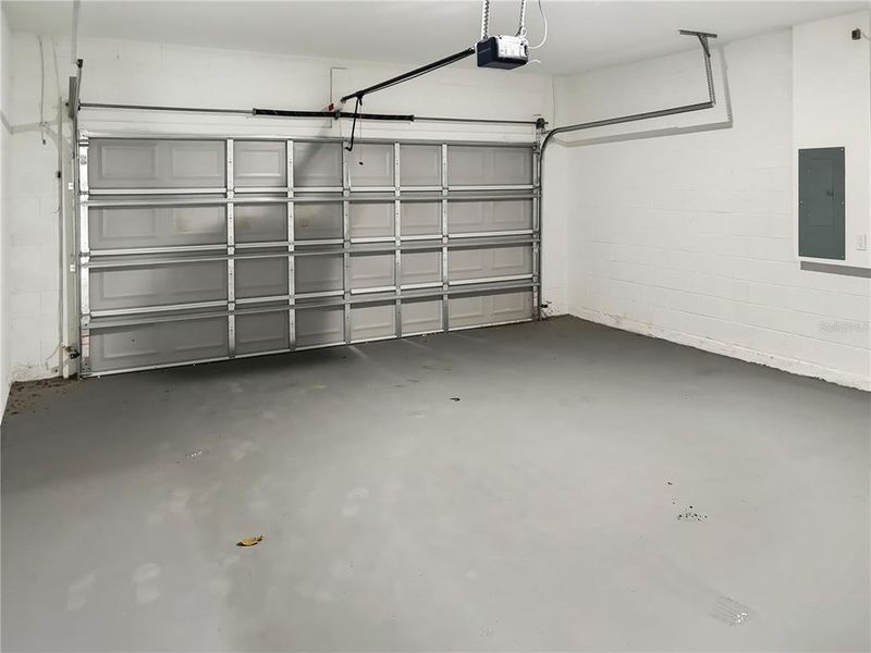 Spacious, unfurnished interior of a new home in , Ocala (Image 17).