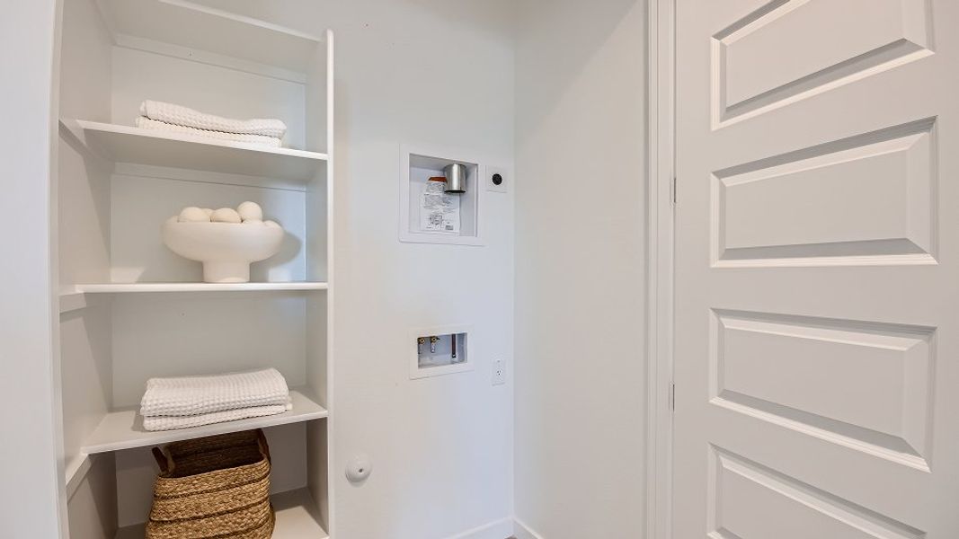 3580 Latitude Laundry F1 Base4