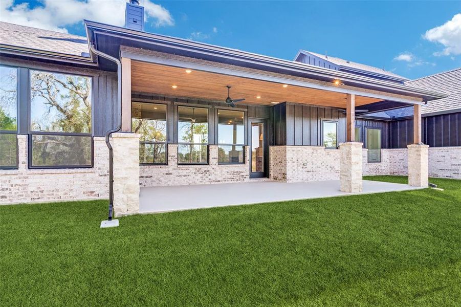 Exterior details and patio area of a home in , Weatherford (Image 3).