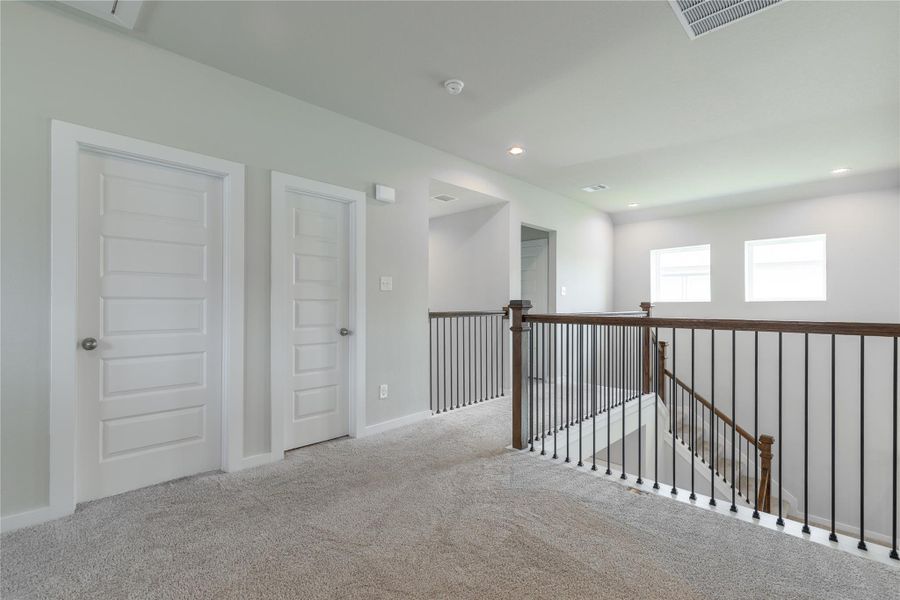 Spacious, unfurnished interior of a new home in Morton Creek Ranch, Katy (Image 30).
