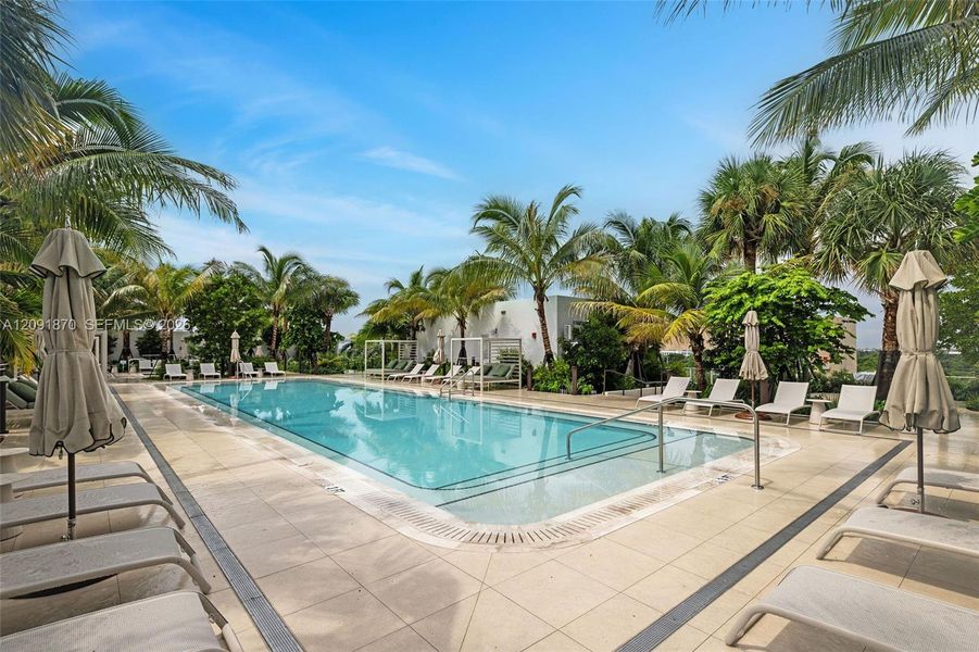Community amenities in , Miami (Image 45).