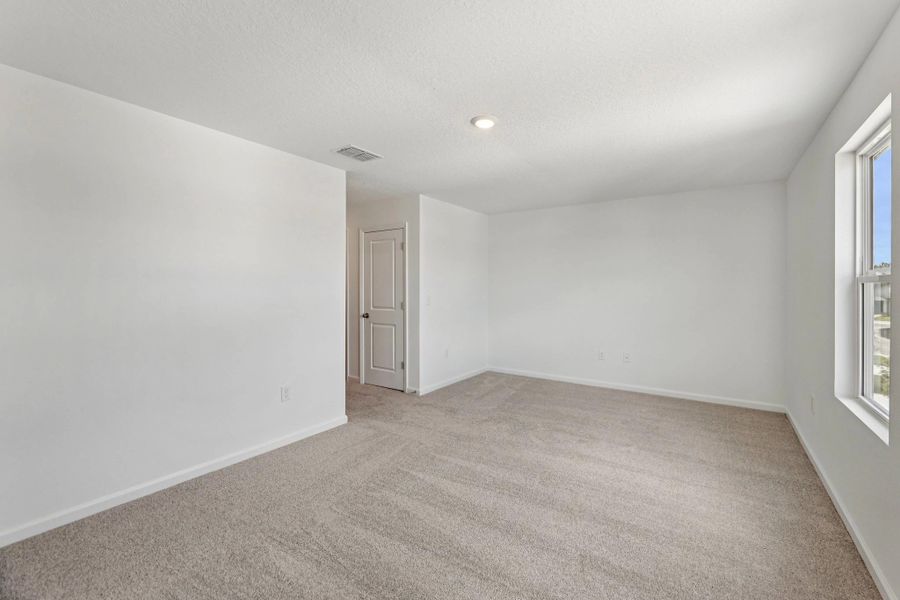 Representative unfurnished interior of a home built from the Lyon by Starlight Homes in Brookewater at Crossprairie, St. Cloud (Image 20).