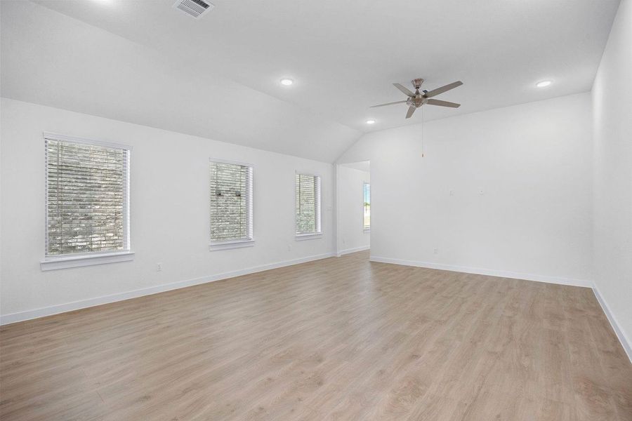 Spacious, unfurnished interior of a new home in Lakeside at Tessera, Lago Vista (Image 13). Spacious, unfurnished interior of a new home in Lakeside at Tessera, Lago Vista (Image 13).