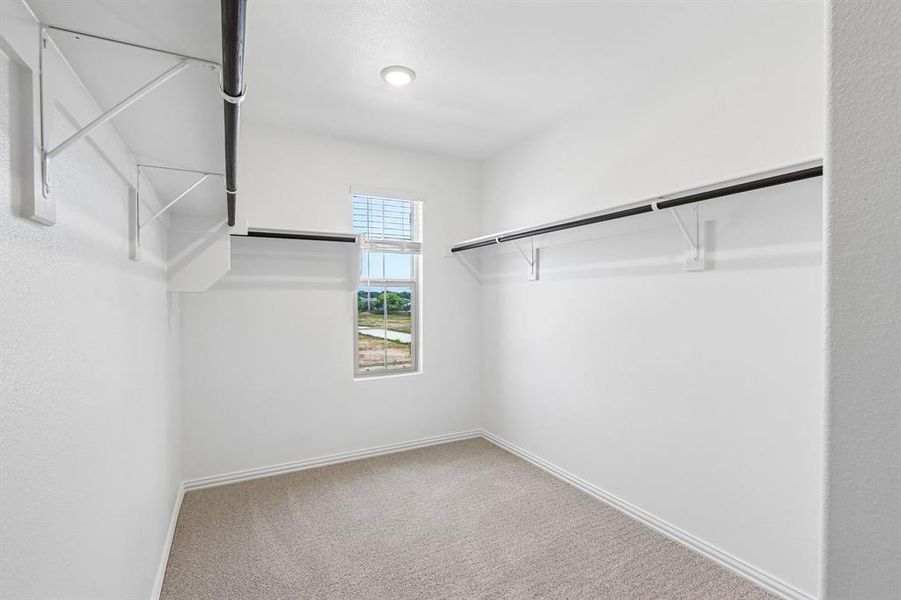 Spacious, unfurnished interior of a new home in Oak Ridge Park, Corinth (Image 35).