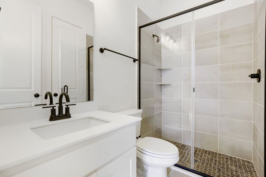 1105 Brookwood - Full Bathroom