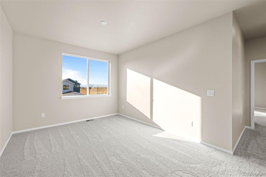 Spacious, unfurnished interior of a new home in Painted Prairie, Aurora (Image 35).