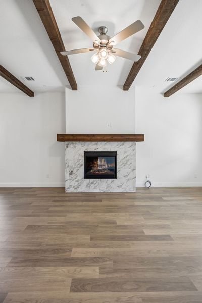 Spacious, unfurnished interior of a new home in Sheppard's Place, Waxahachie (Image 19).
