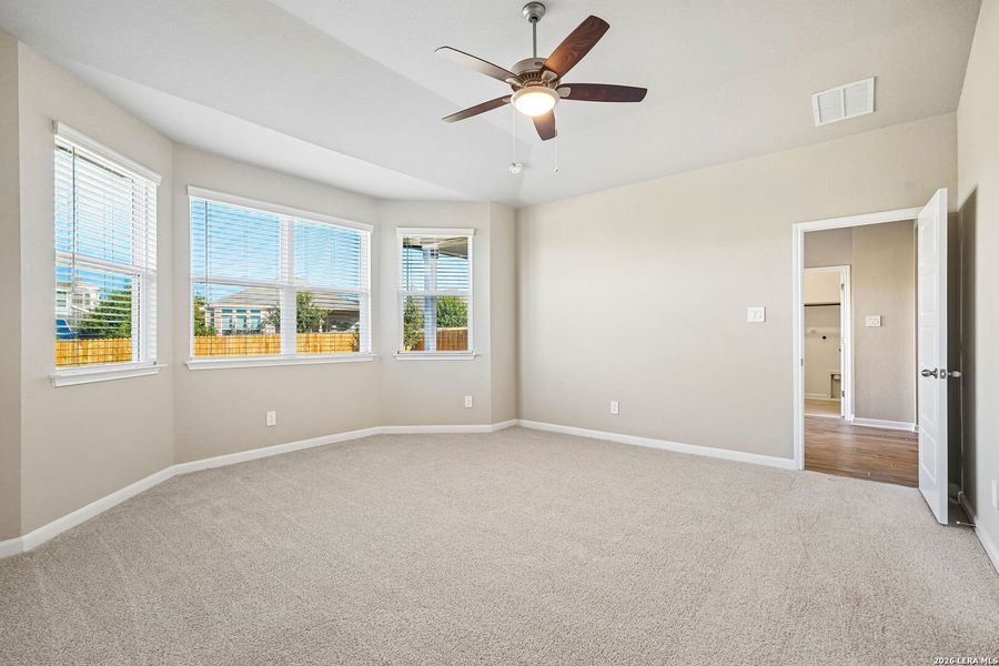Spacious, unfurnished interior of a new home in Sagebrooke - Premier Series, San Antonio (Image 35).