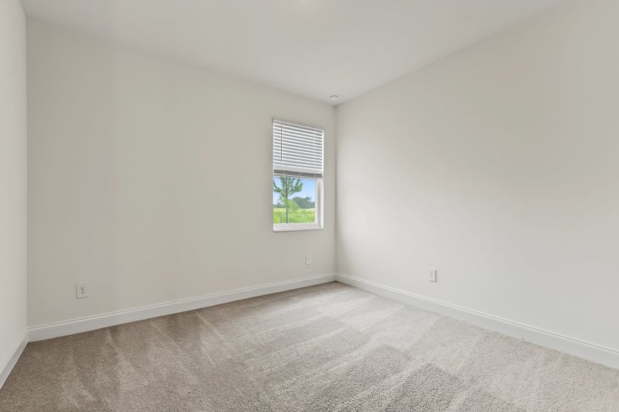 Spacious, unfurnished interior of a new home in Tamarack at Two Rivers, Zephyrhills (Image 23).