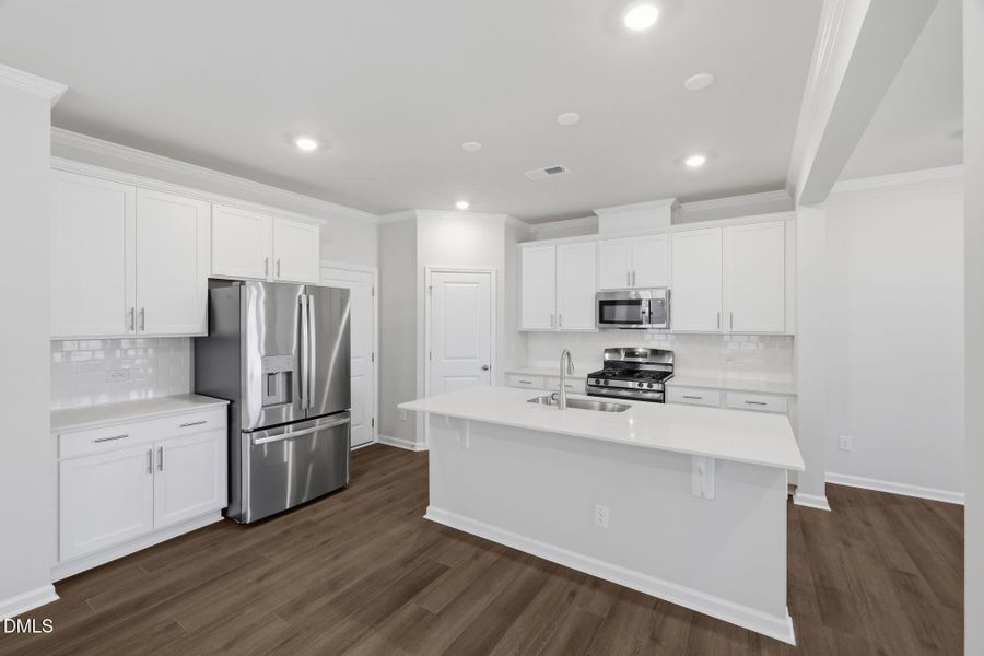 SUN_Sagecroft_Pic_Spencer_QMI_74_Kitchen