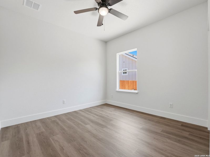 Spacious, unfurnished interior of a new home in , Kerrville (Image 19).