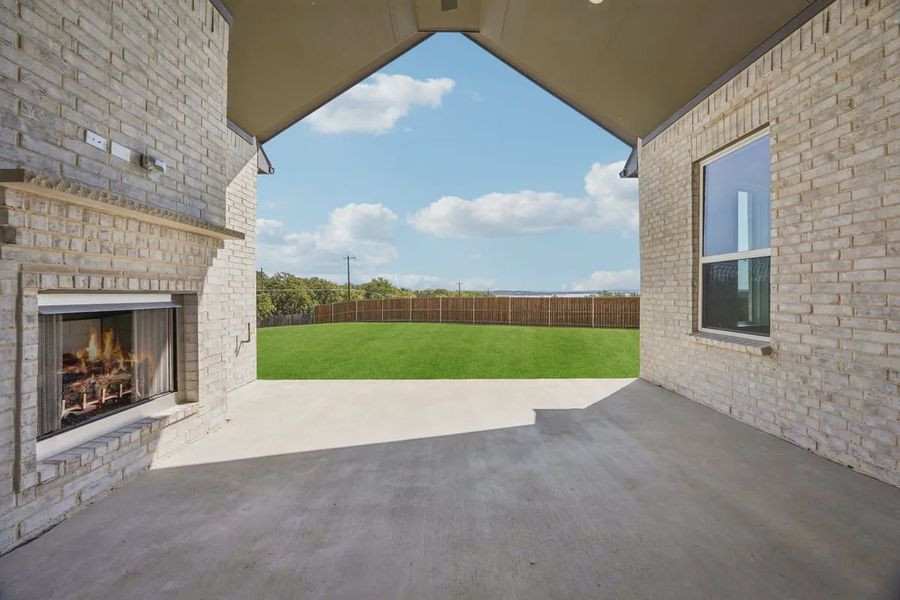 Exterior details and patio area of a home in Lakeview Heights, Azle (Image 3).