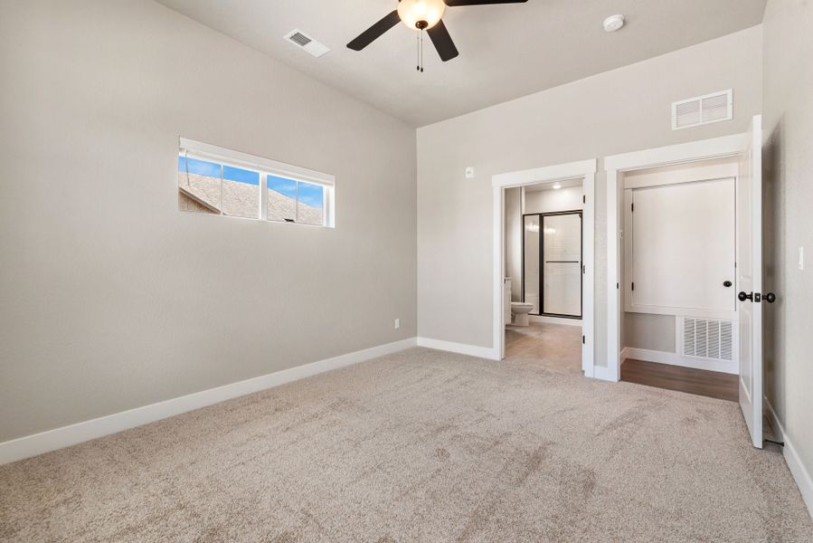 Spacious, unfurnished interior of a new home in The Lakes at Centerra, Loveland (Image 11).