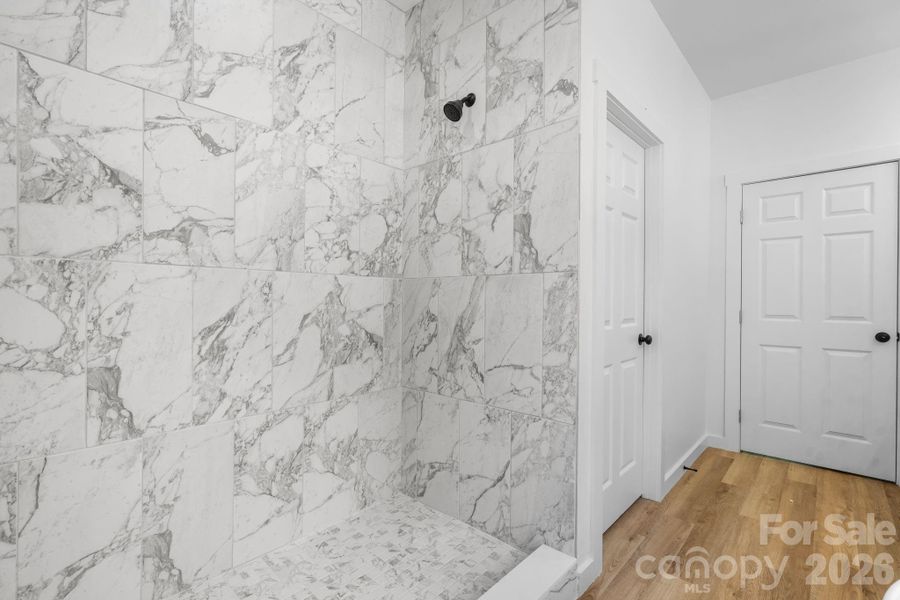 Spacious, unfurnished interior of a new home in , Taylorsville (Image 27).