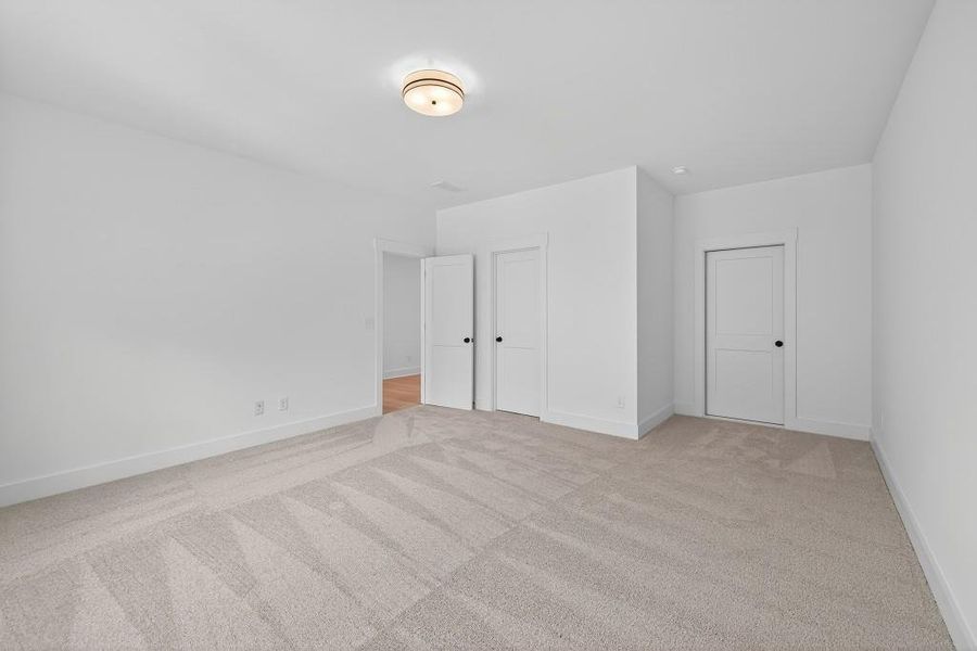 Spacious, unfurnished interior of a new home in Livingstone Park, Kennesaw (Image 23).