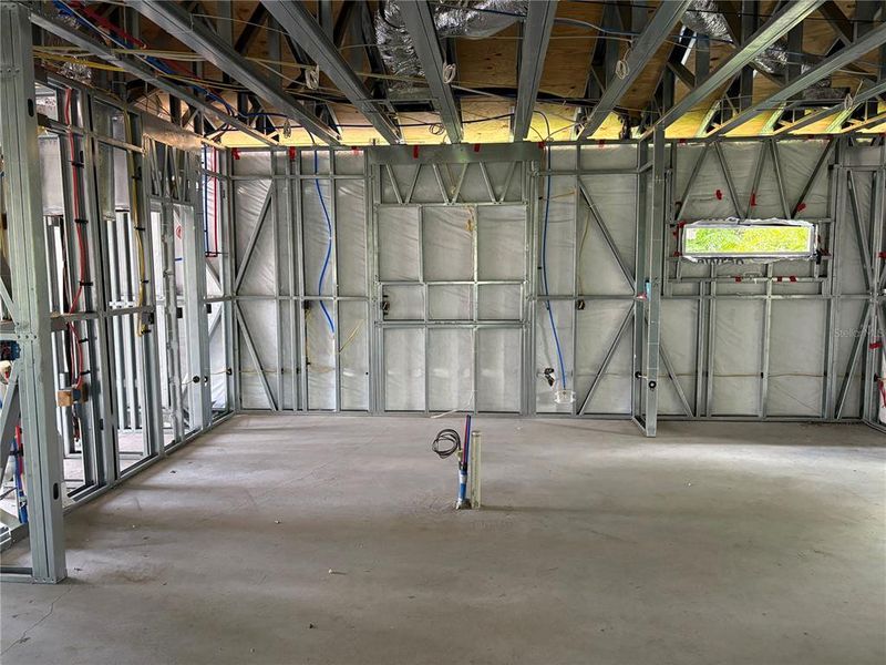 Spacious, unfurnished interior of a new home in , Orlando (Image 5).